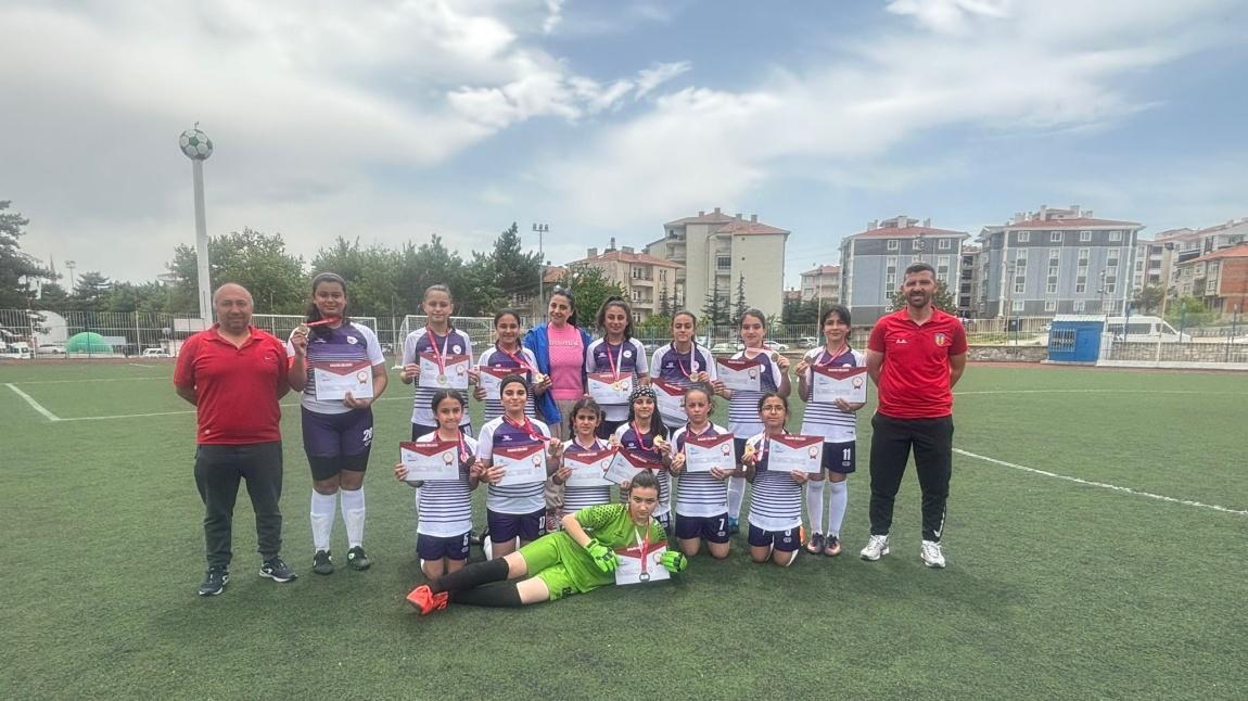  Küçük kız Futbol Takımımız Türkiye Yarı Finallerinde